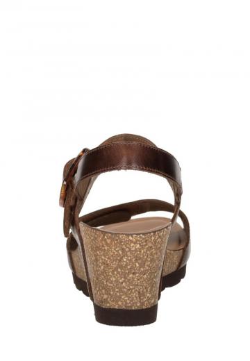 Босоножки на танкетке