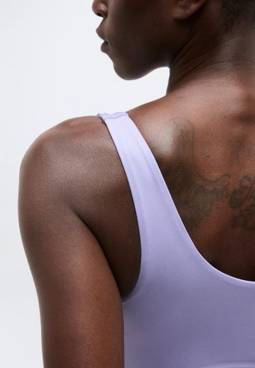 Спортивный топ