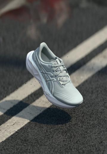 Беговые кроссовки