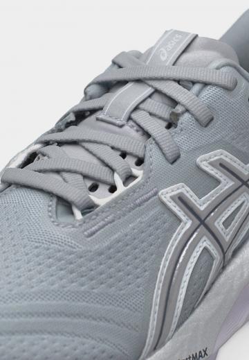 Беговые кроссовки