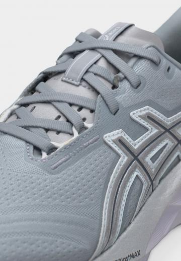 Беговые кроссовки