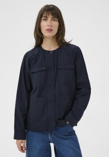 Куртка с накладнымит карманами