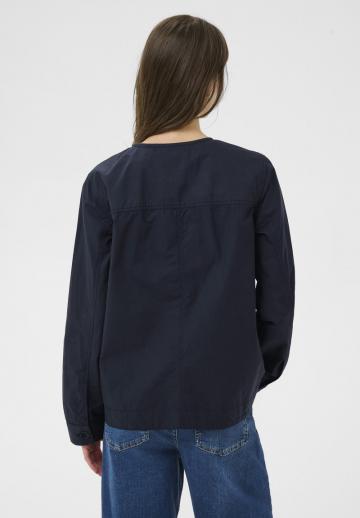 Куртка с накладнымит карманами