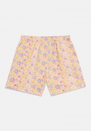 Спортивные шорты