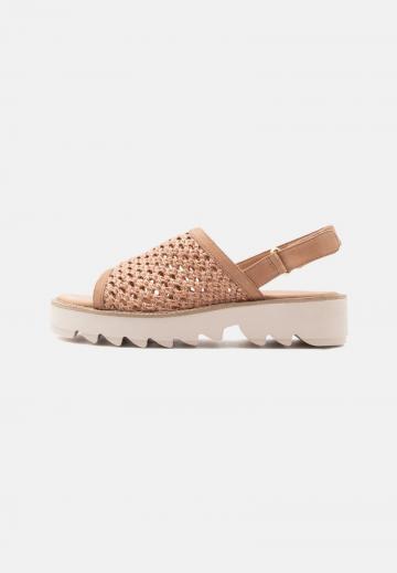 Босоножки на платформе