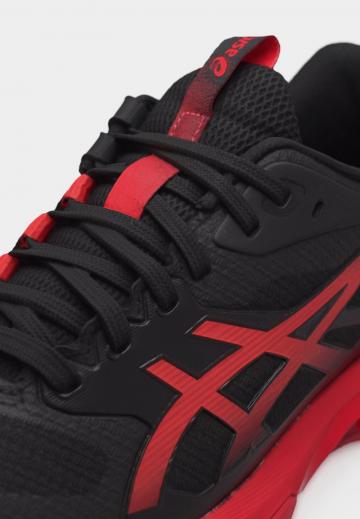 Теннисные кроссовки