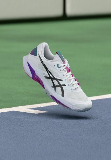 Теннисные кроссовки