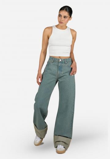 Клешеные джинсы