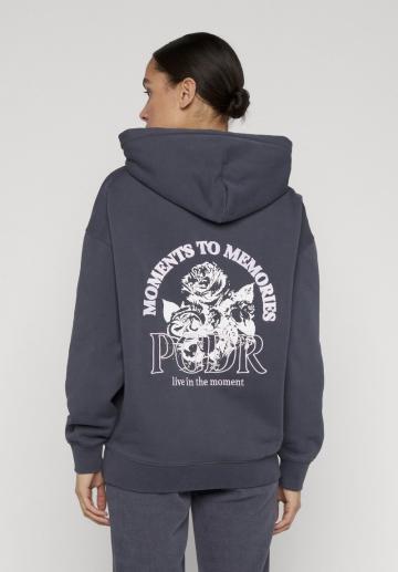 Пуловер с капюшоном