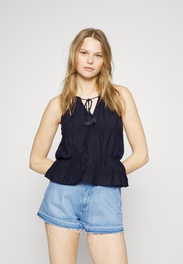 Топ на бретельках