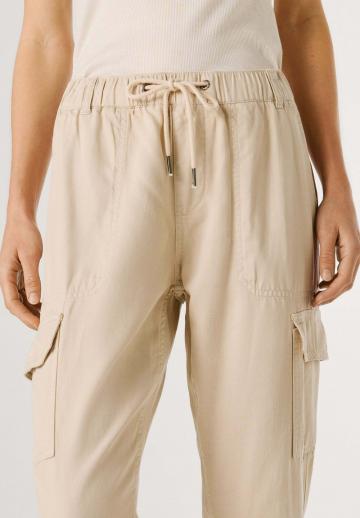 Брюки с накладными карманами