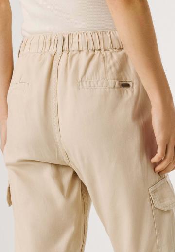 Брюки с накладными карманами