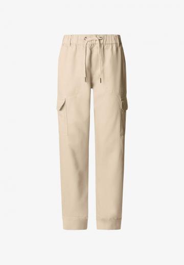 Брюки с накладными карманами