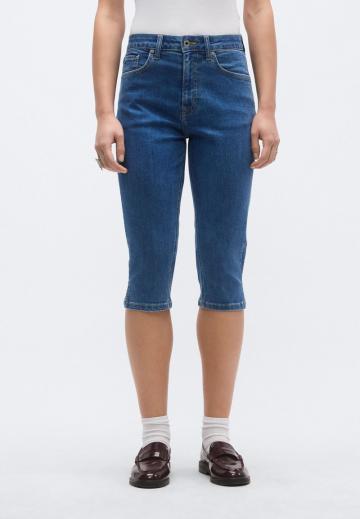 Короткие джинсы