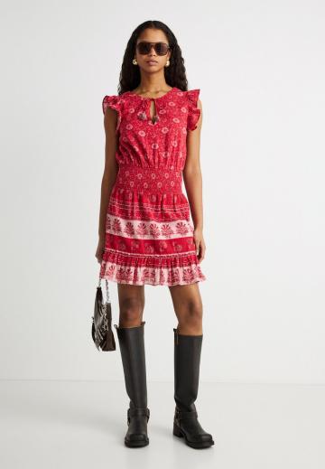 Короткое платье