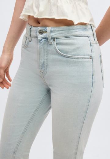 Короткие джинсы