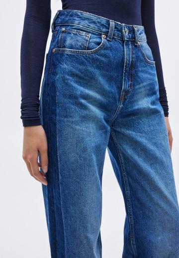 Прямые джинсы