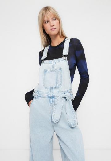 Джинсовый комбинезон