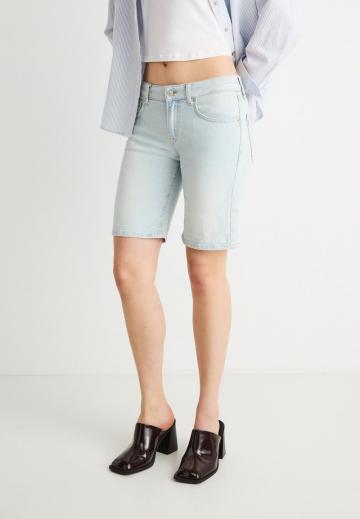 Джинсовые шорты