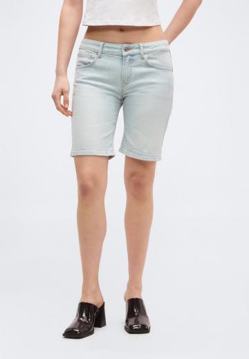 Джинсовые шорты
