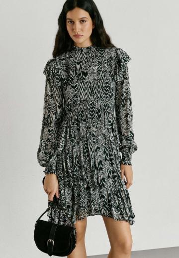 Короткое платье