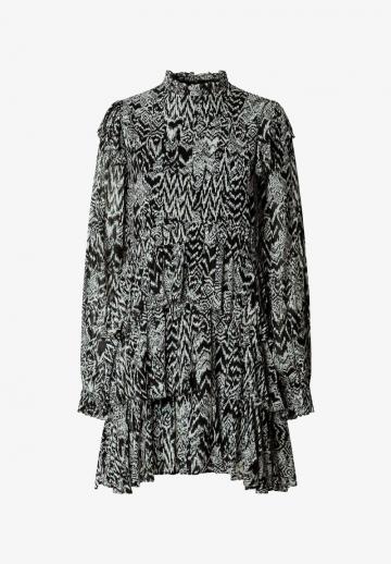 Короткое платье