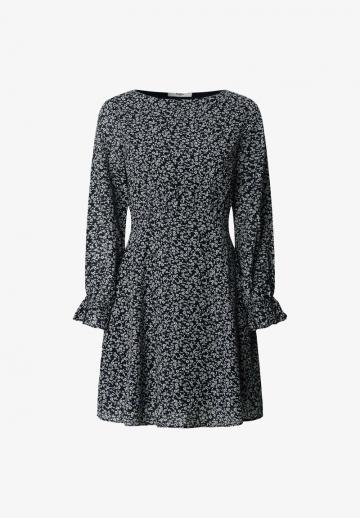 Короткое платье