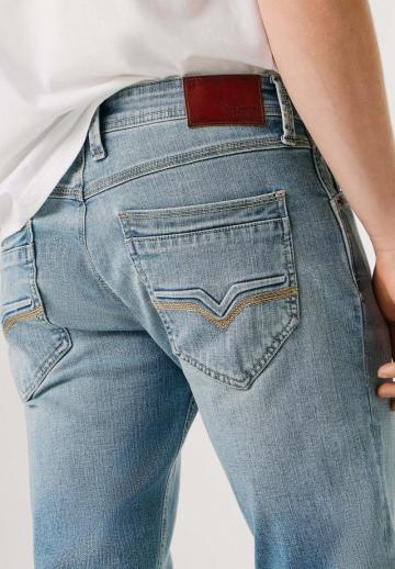 Прямые джинсы