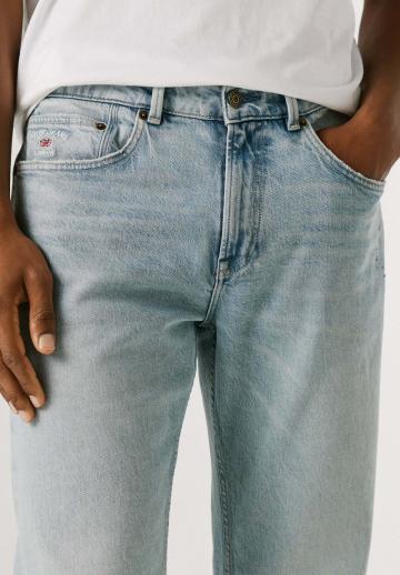 Прямые джинсы