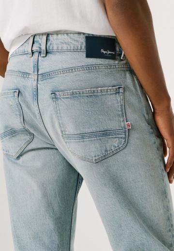 Прямые джинсы