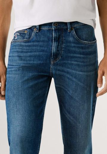 Прямые джинсы