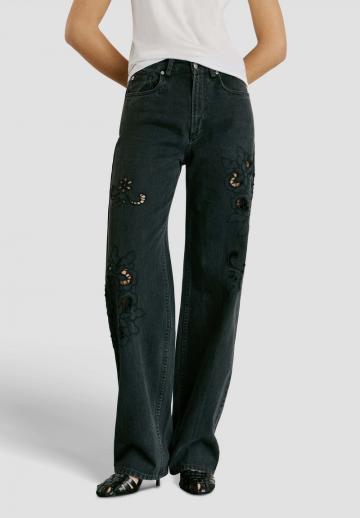 Прямые джинсы