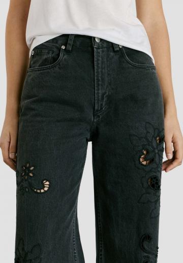 Прямые джинсы