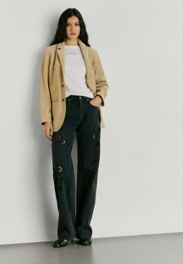 Прямые джинсы