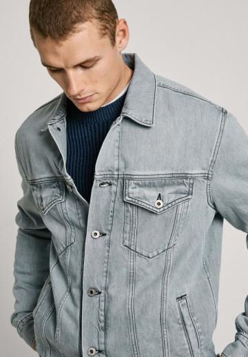 Джинсовая куртка