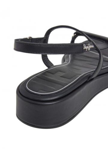 Босоножки на танкетке