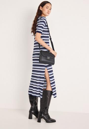 Вязаное платье