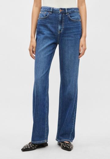 Прямые джинсы