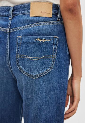 Прямые джинсы