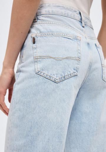 Свободные джинсы