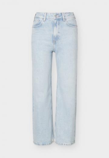 Свободные джинсы