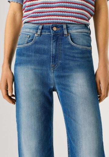 Прямые джинсы