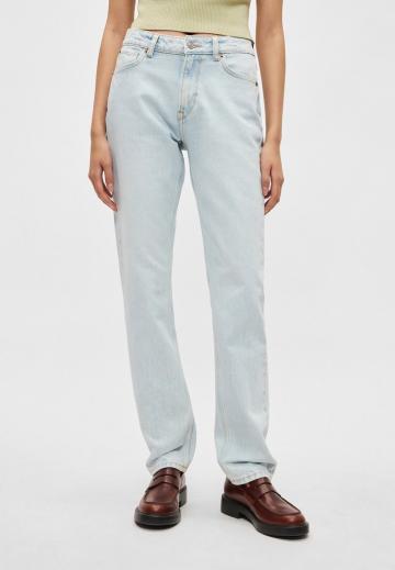 Прямые джинсы