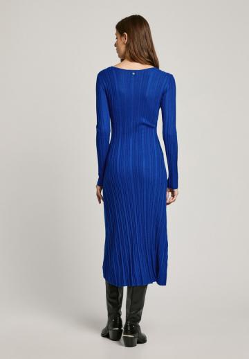 Платье футляр