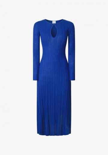 Платье футляр