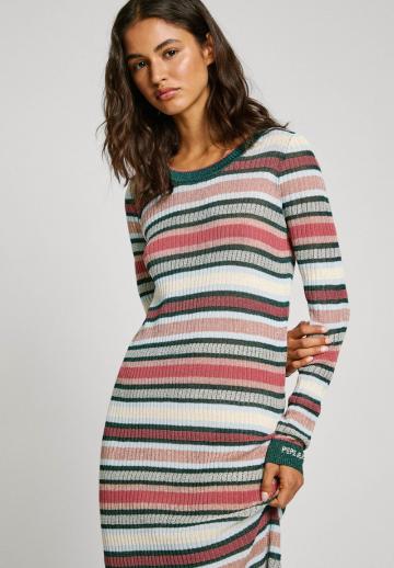 Вязаное платье