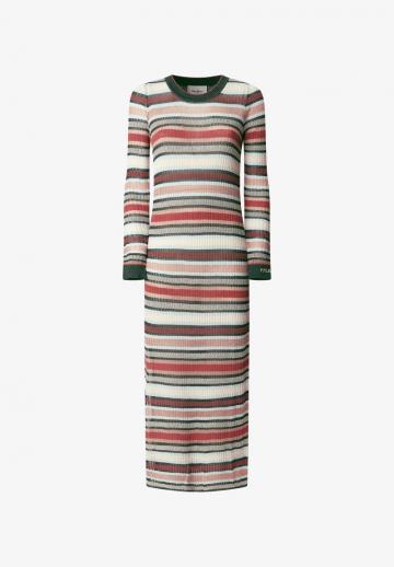 Вязаное платье