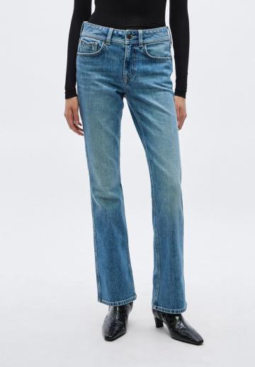 Клешеные брюки