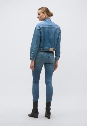 Джинсовая куртка