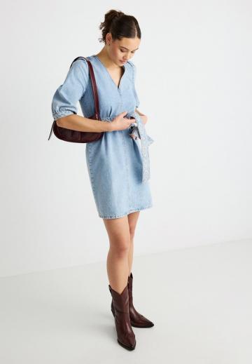 Джинсовое платье